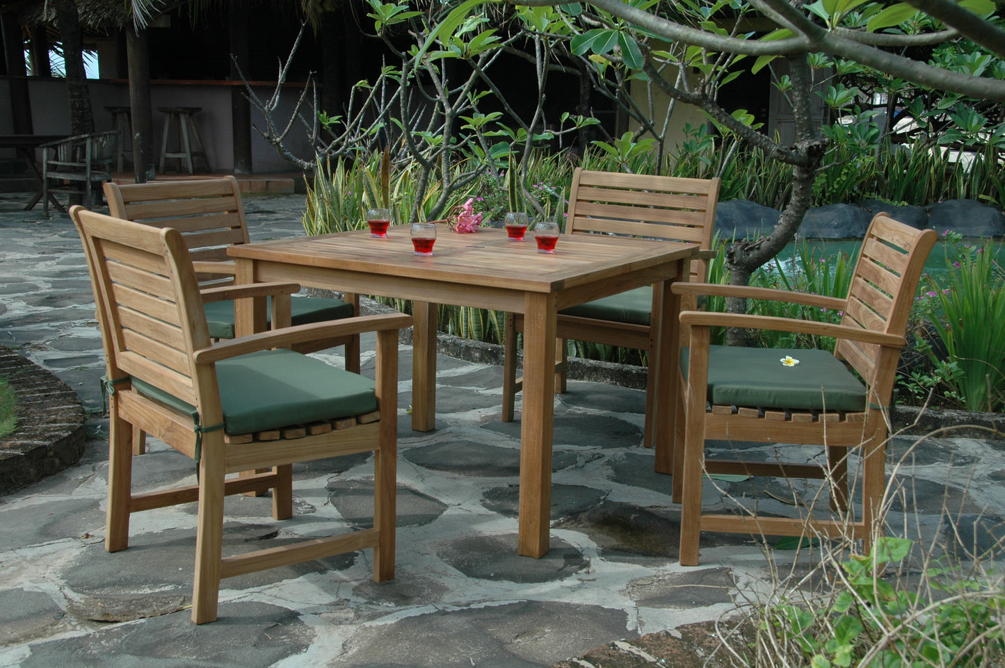 Montage Victoria  5- Pices Dining Set — View 5