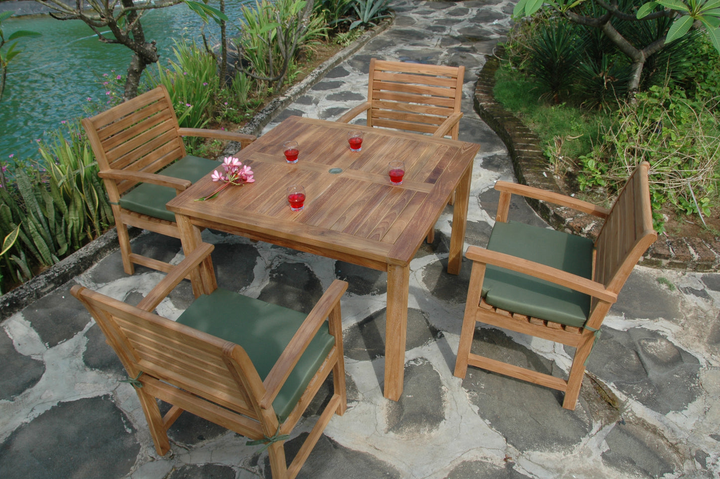 Montage Victoria  5- Pices Dining Set — View 3