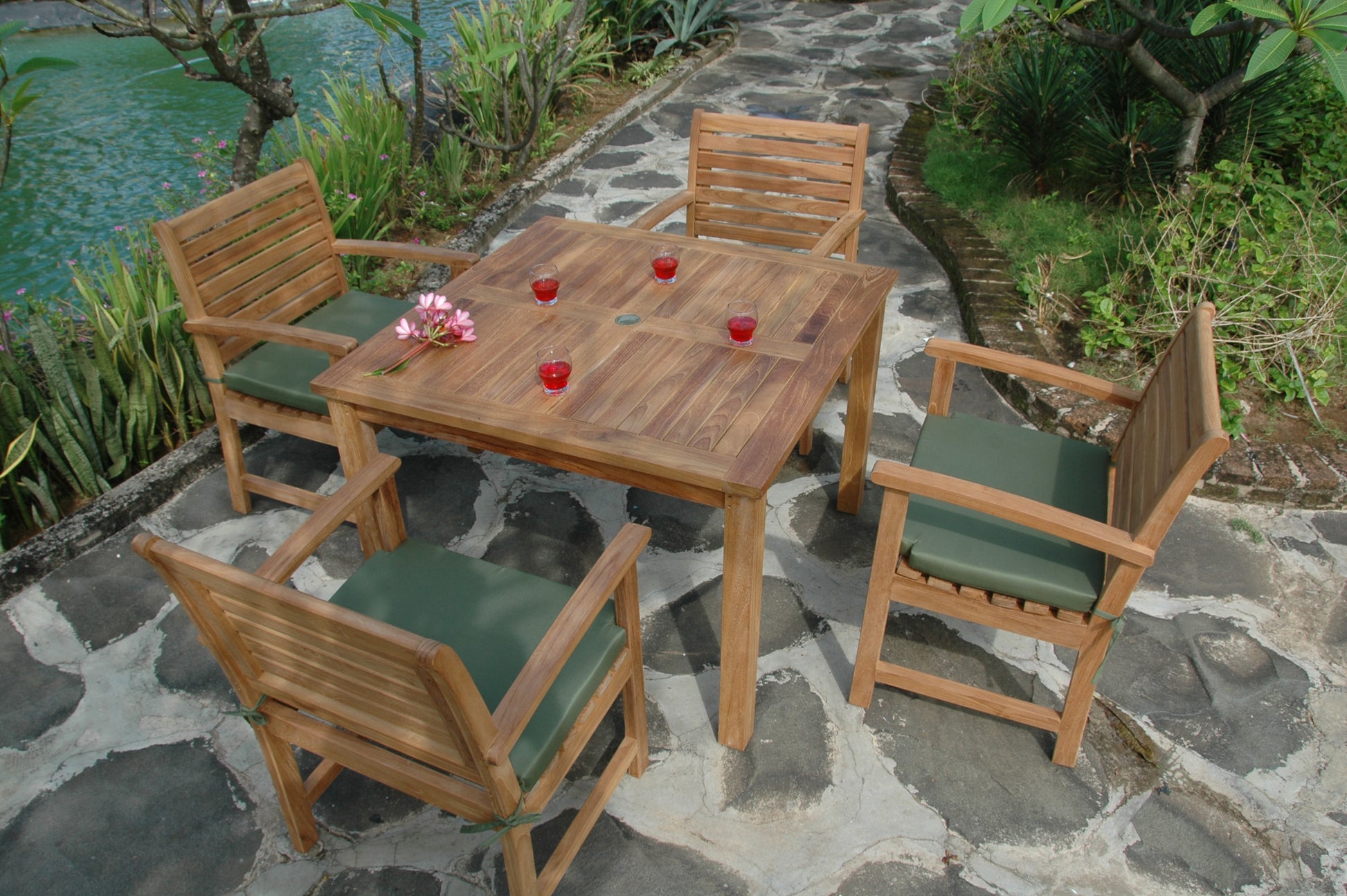 Montage Victoria  5- Pices Dining Set — View 3