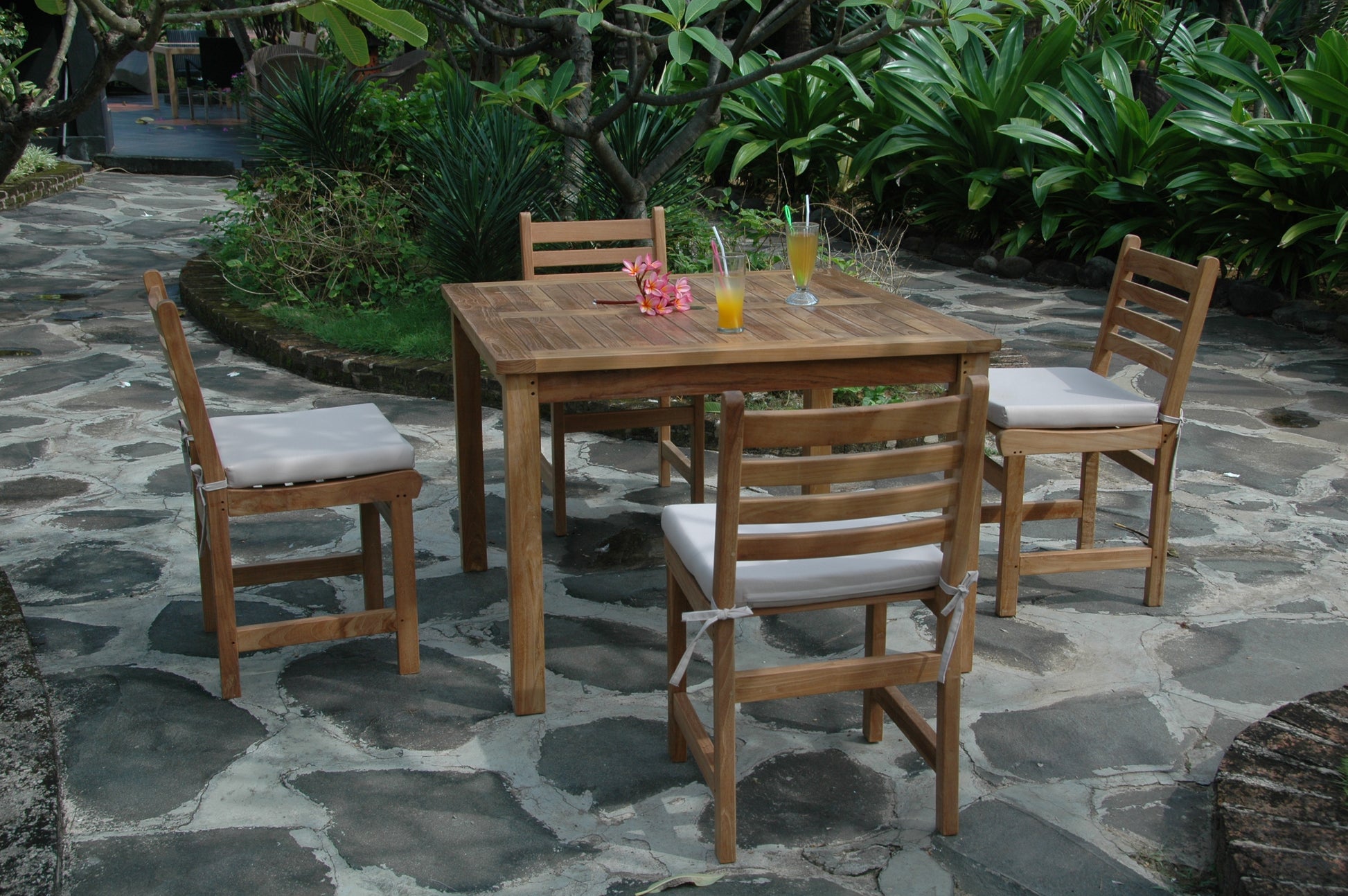 Montage Windham  5- Pices Dining Set A — View 3