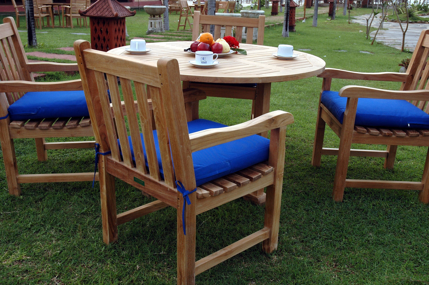 Tosca Classic Armchair 5-Pieces Dining Set — View 4