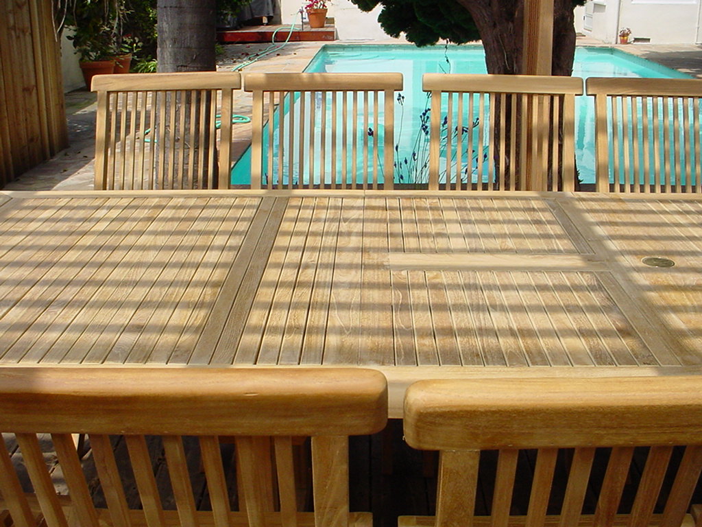 Valencia Classic 15-Pieces Dining Set — View 5